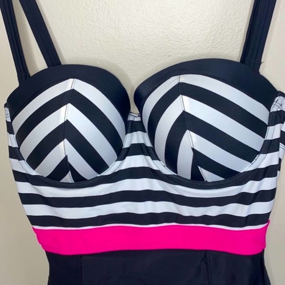 NWT Torrid black and white striped pink center halter retro pin up swimsuit - Picture 5 of 12